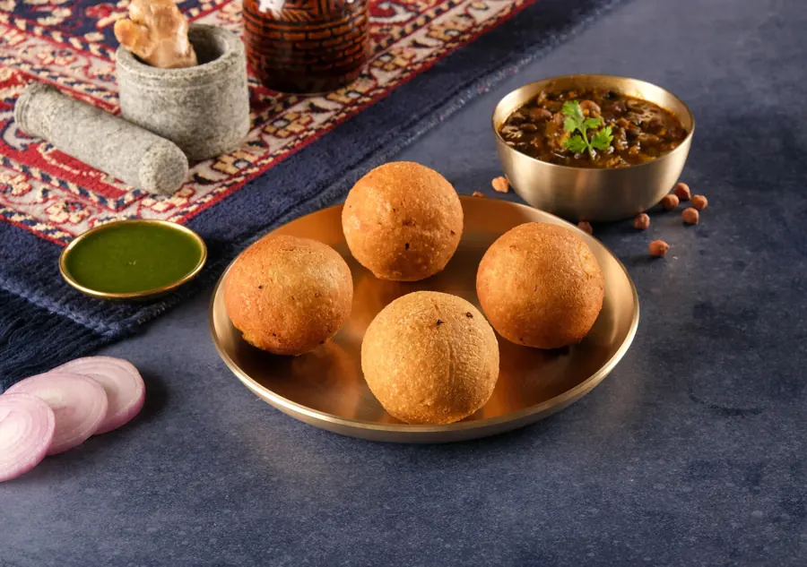 Fried litti with ghugni